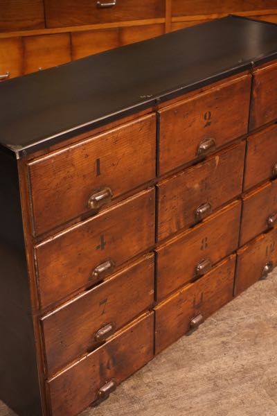 meuble de metier vintage a tiroirs